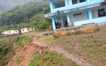 बैतडीको श्रीकोट स्वास्थ्य चौकी पहिरोको जोखिममा,